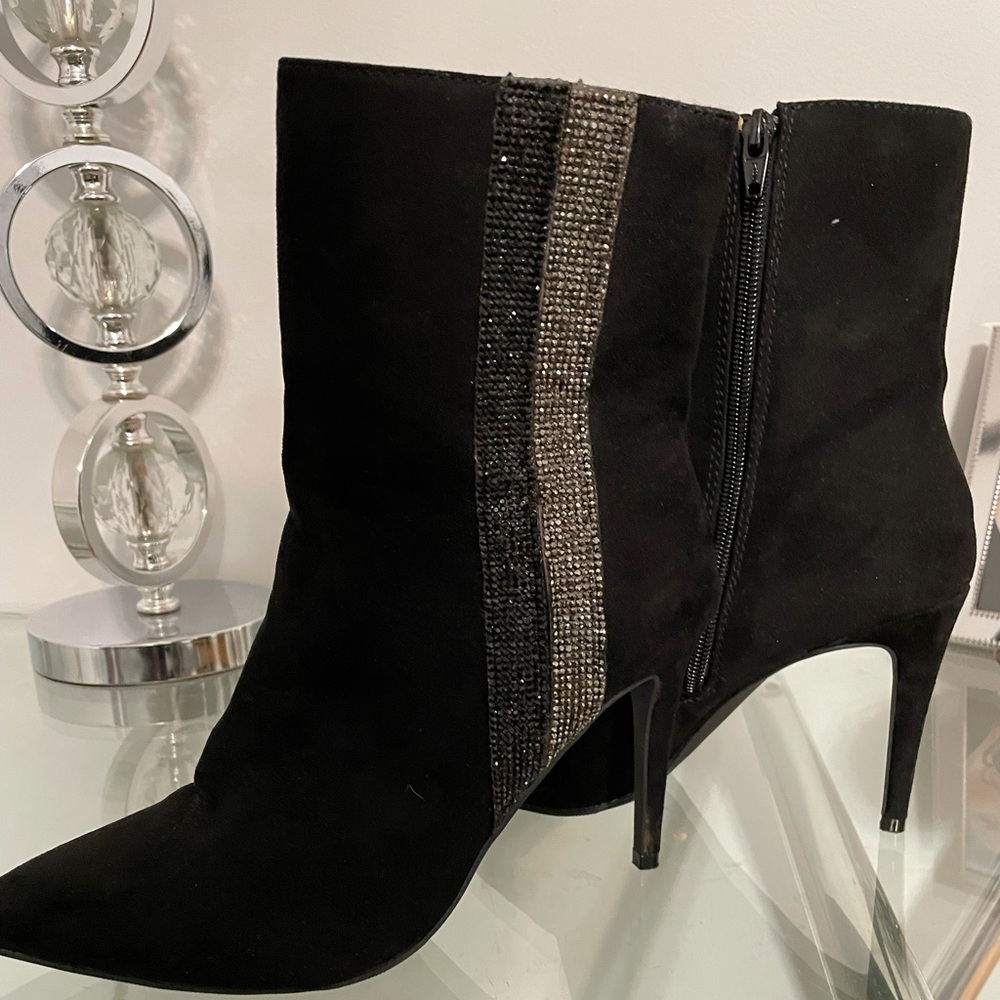 Macy’s Glitter Stripe Black Booties size 8.5